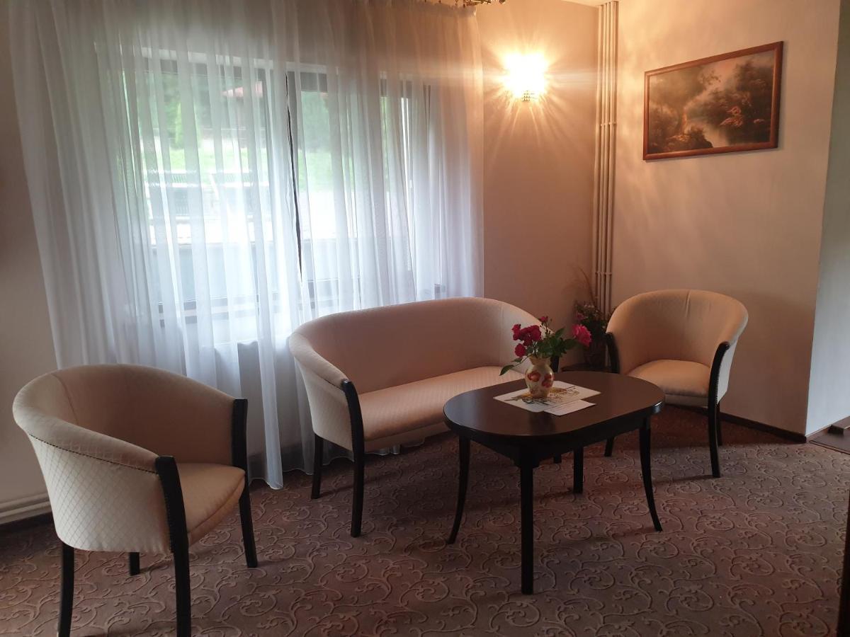 Vila Tisa Tismana Extérieur photo