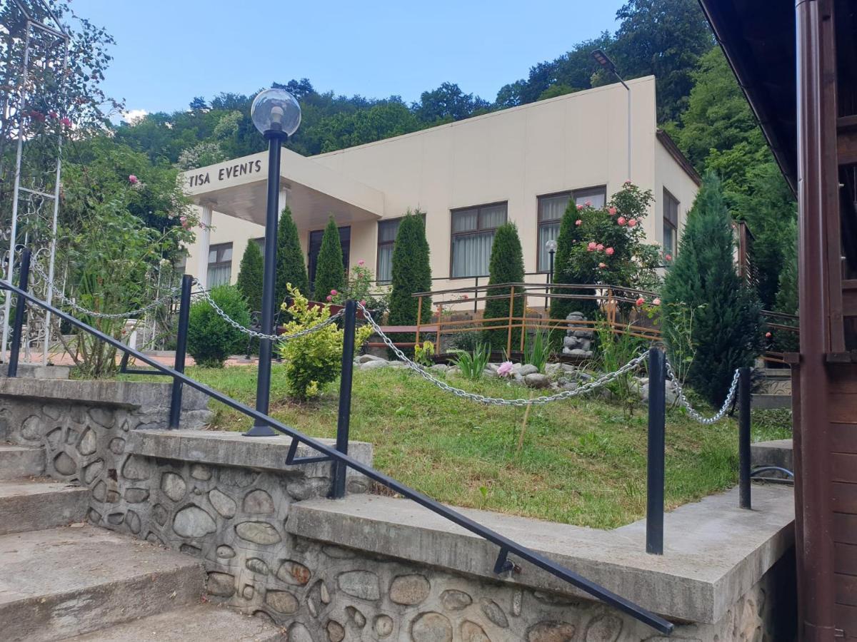 Vila Tisa Tismana Extérieur photo